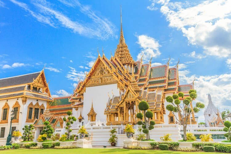 the grand palace in the most iconic landmark in Bangkok and one of the most important religious sites in Thailand