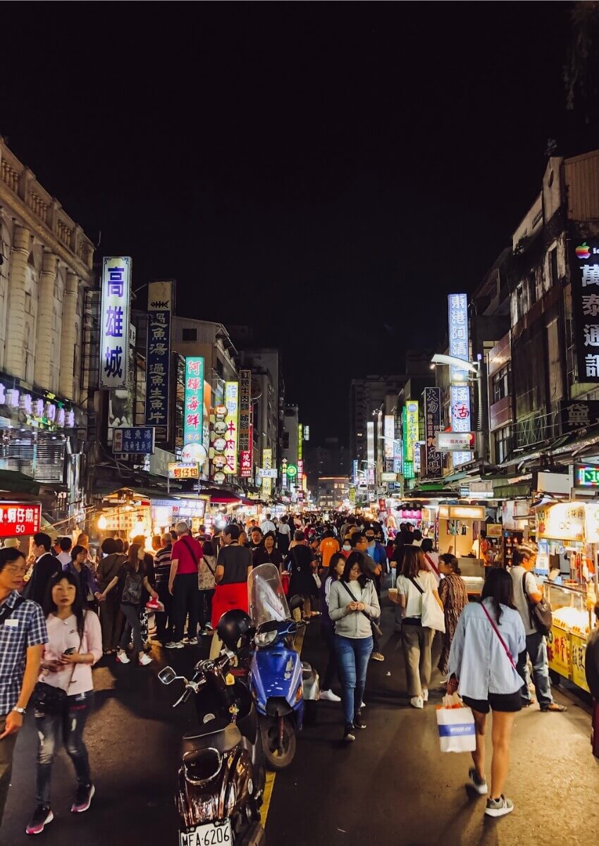 crowds at Kaohsiung night market